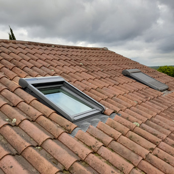 Volet roulant sur fenêtre de toit VELUX