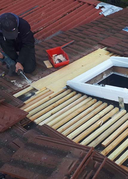 Installation fenêtre de toit VELUX