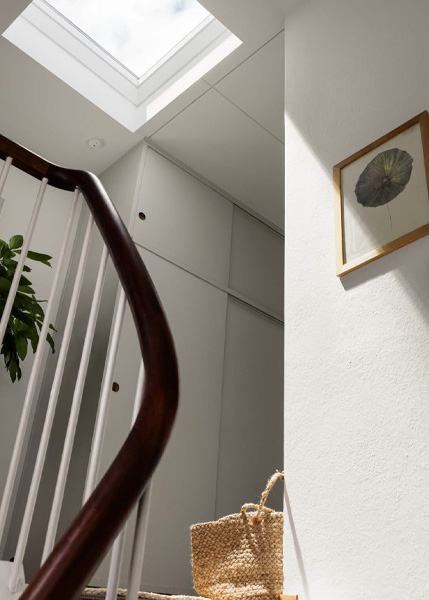 Fenêtre pour toit plat VELUX vu de l'intérieur